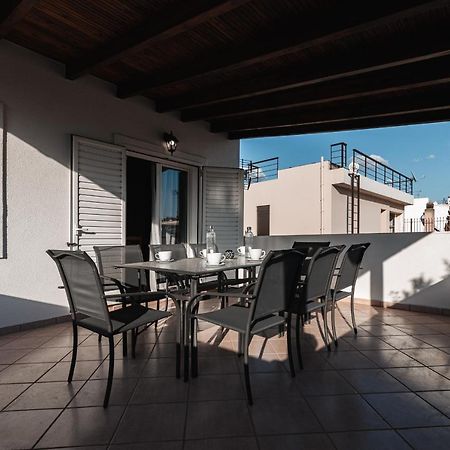 Blue Riviera Villas & Suites - Alimos 2 Афіни Екстер'єр фото