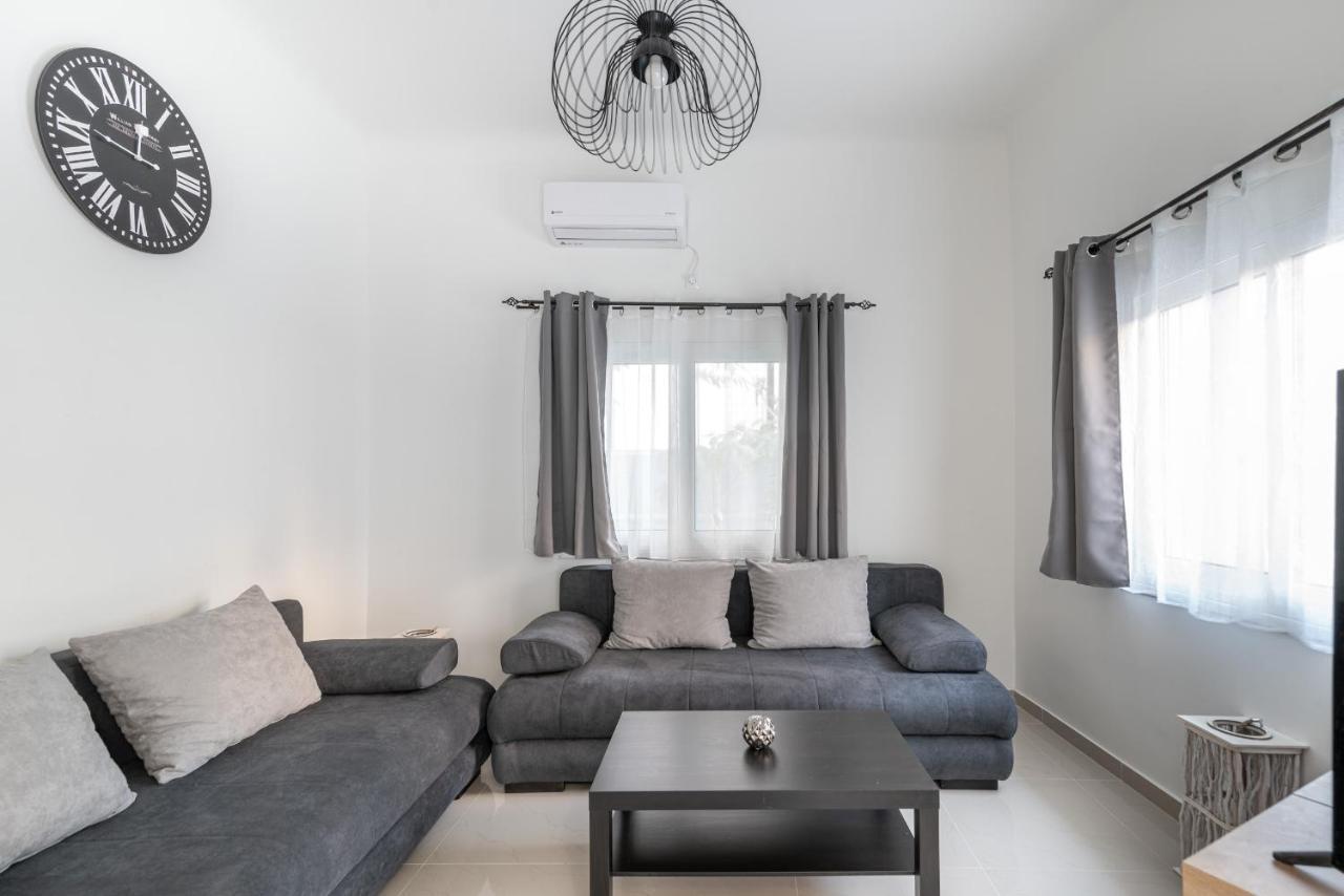 Blue Riviera Villas & Suites - Alimos 2 Афіни Екстер'єр фото