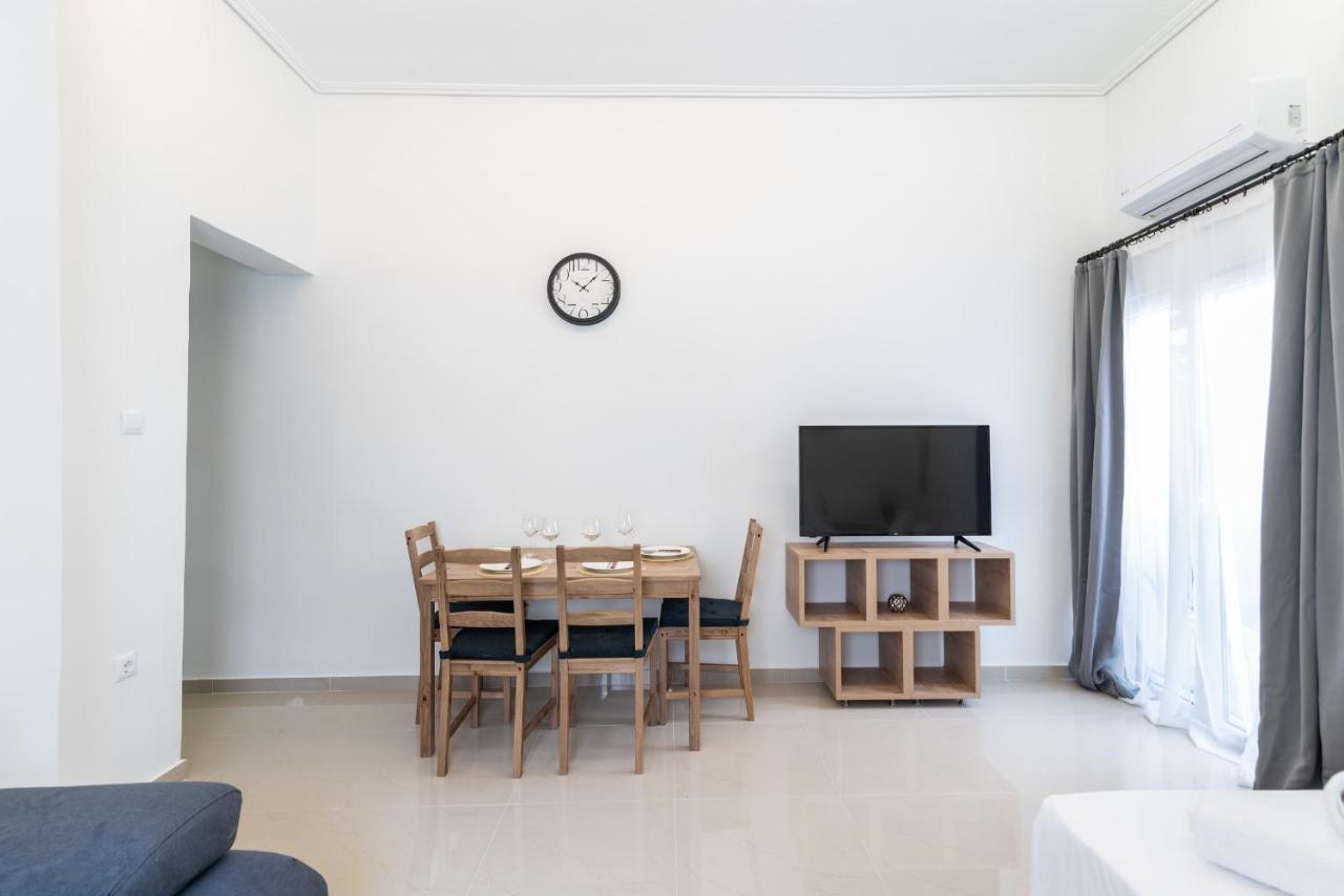 Blue Riviera Villas & Suites - Alimos 2 Афіни Екстер'єр фото